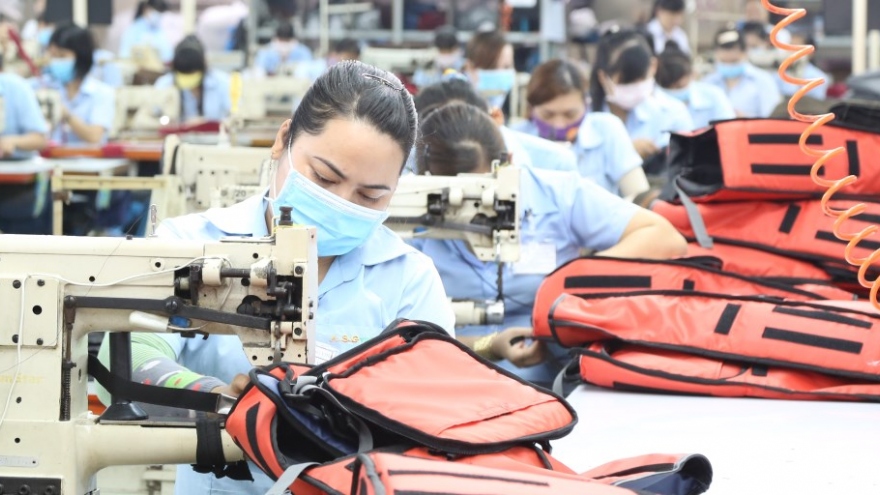 Garment and textile exports likely to exceed set plan by US$1b