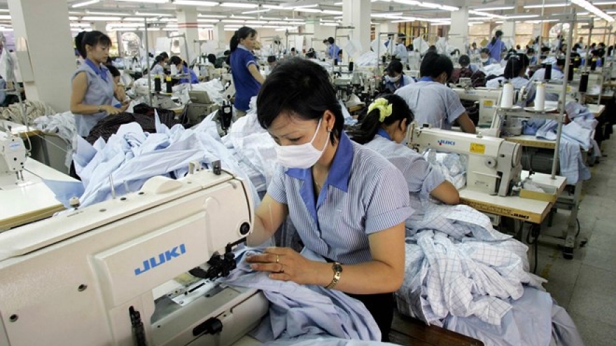 
        Garment industry moves to weather possible Brexit influence
                              