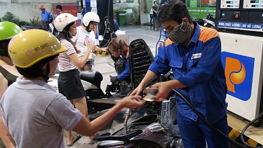 Vietnam proposes hiking environmental protection tax on gasoline