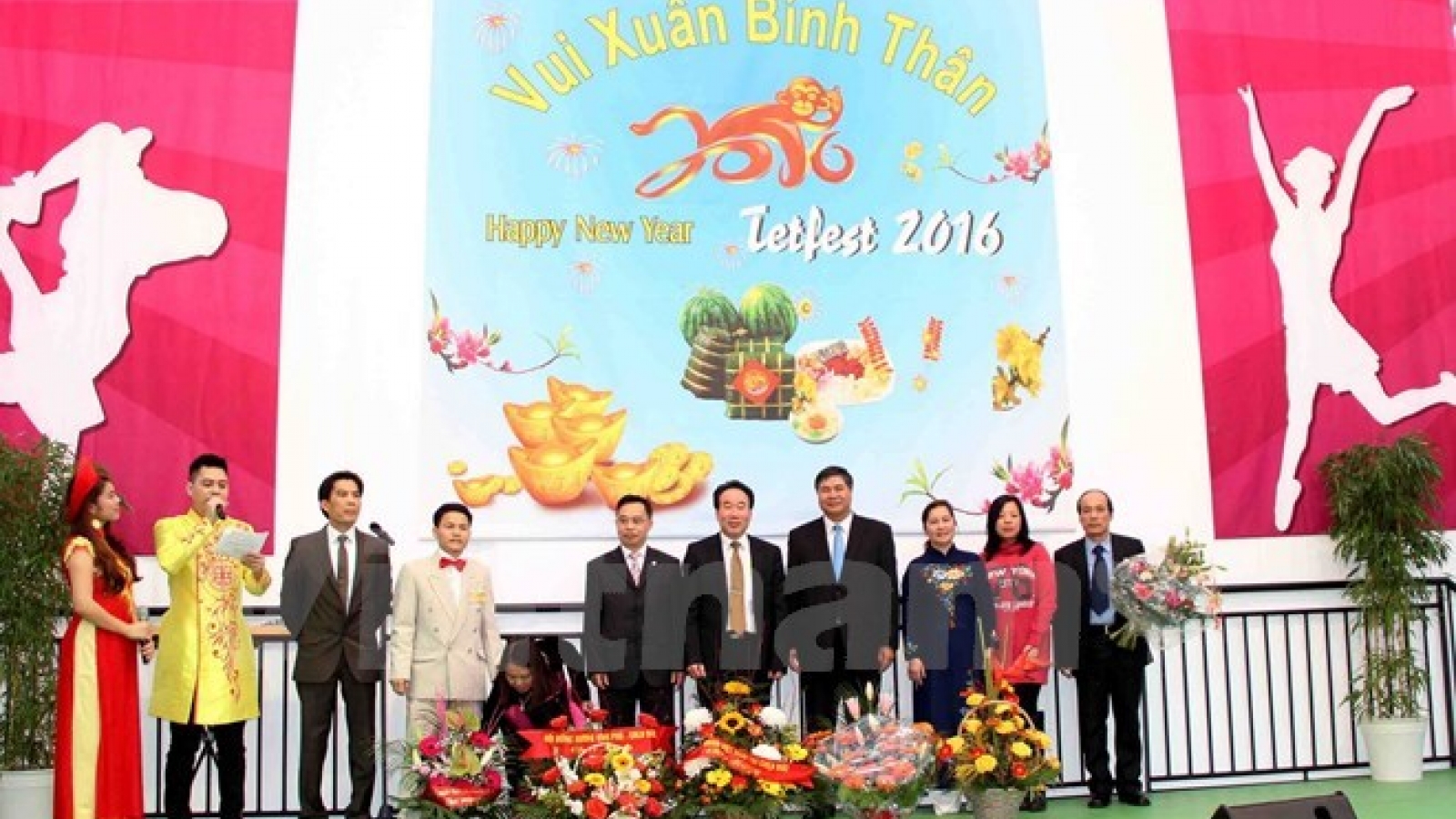 Vietnamese music show in German trade fair