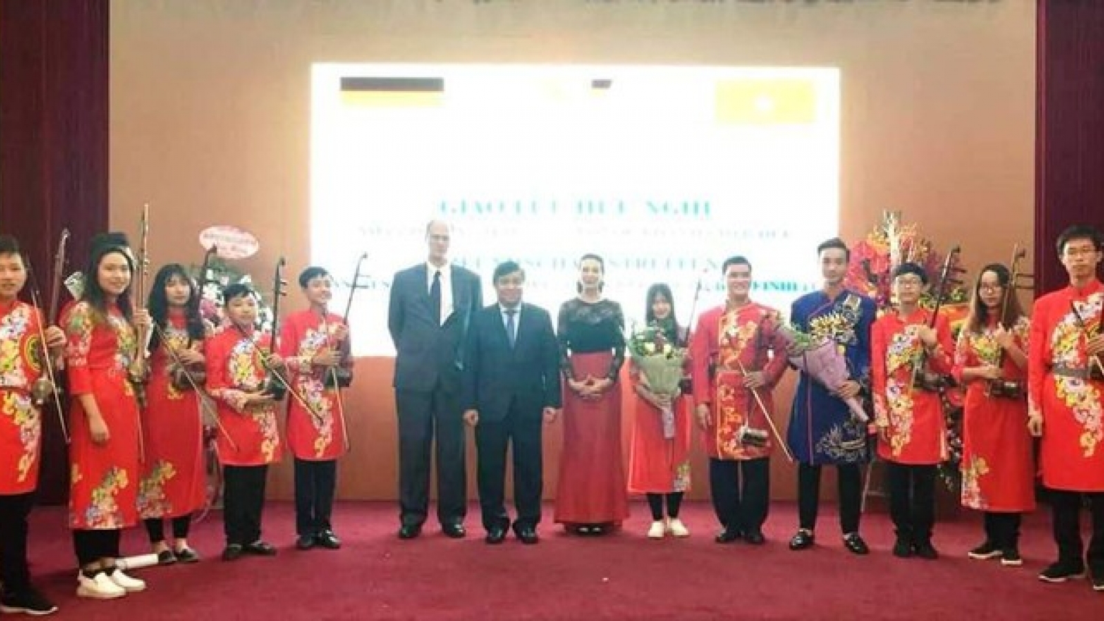 Vietnam, Germany foster friendship, multifaceted cooperation