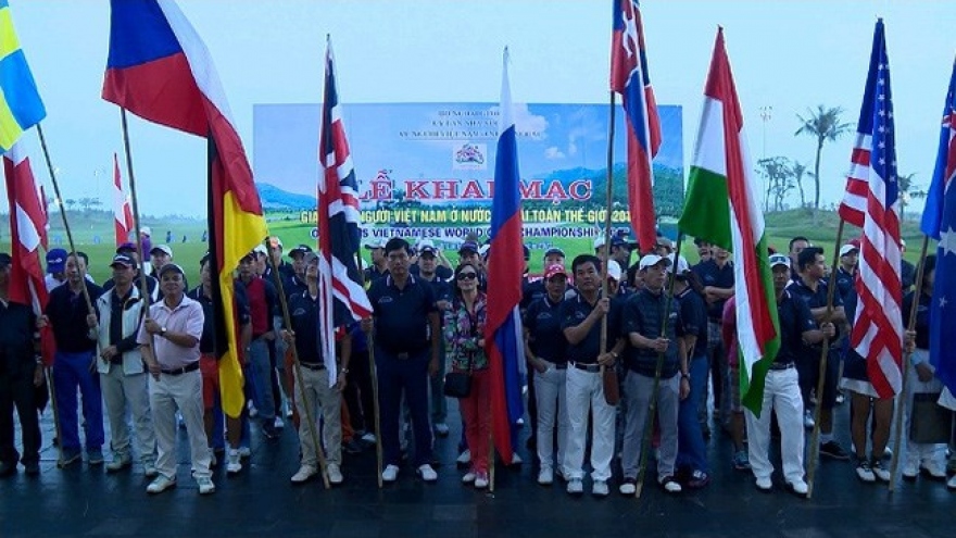 Golf tourney connects overseas Vietnamese people