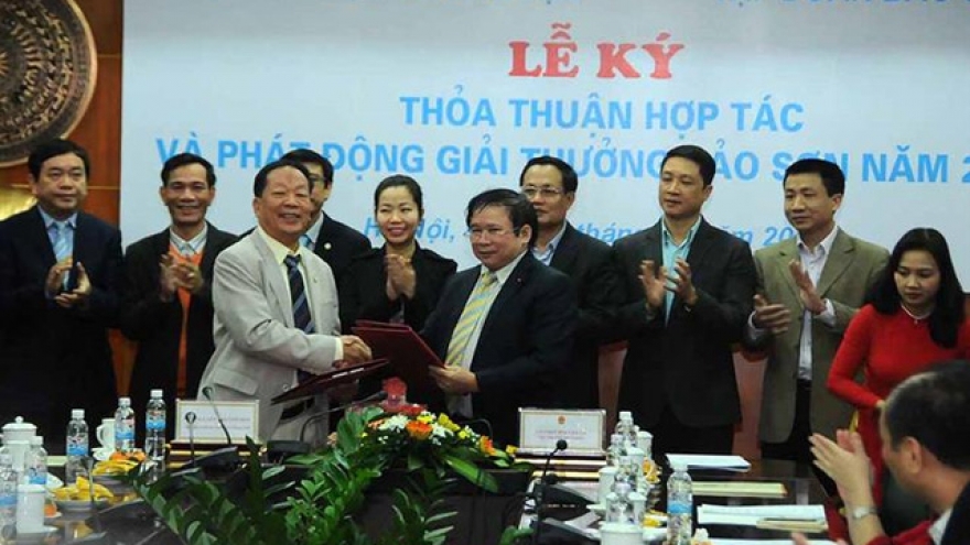 Cooperative agreement signed for Bao Son Prize Awards 