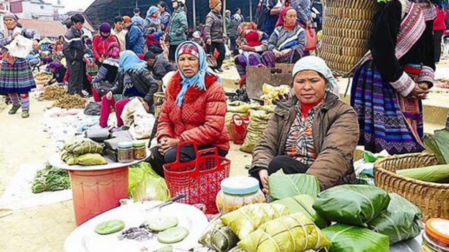 
        Banh giay of Nung ethnic people in Lao Cai
                              