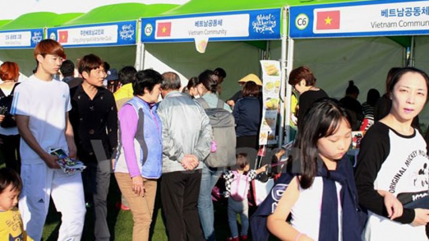 Vietnam attends Global Gathering Festival in Busan