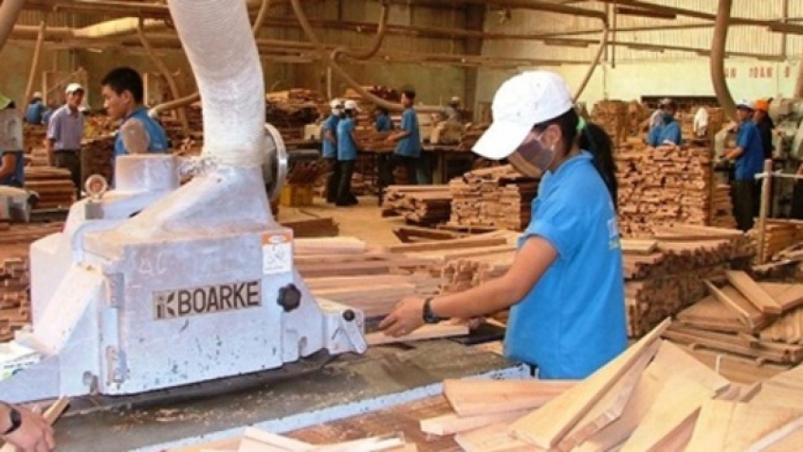 Exports to Saudi Arabia drop sharply