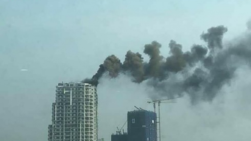 Fire breaks out on top floor of Golden Westlake high-rise building