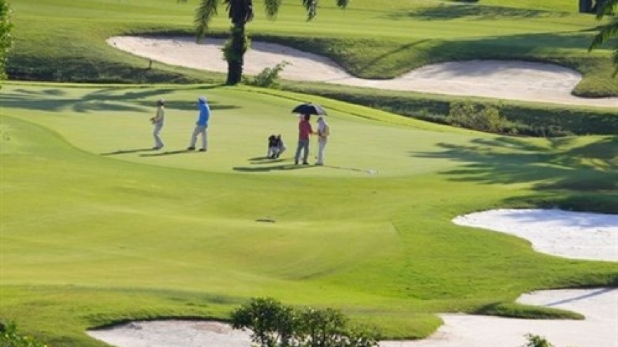 
        National amateur male golf tourney to kick off
                              