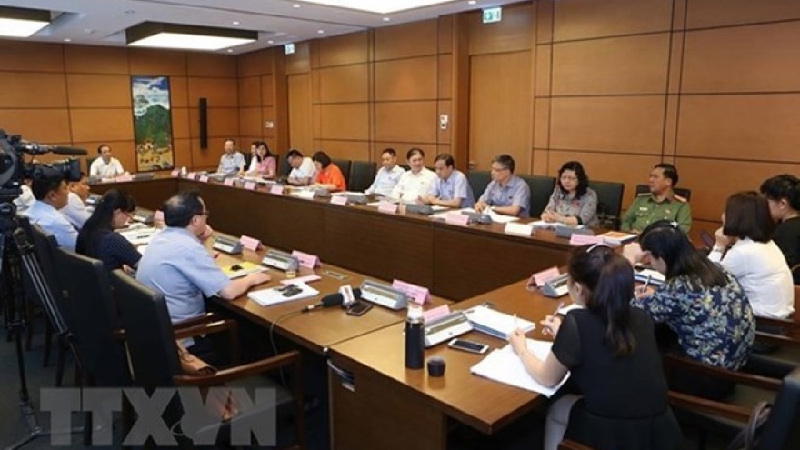 
        Legislators debate draft laws on May 23
                              