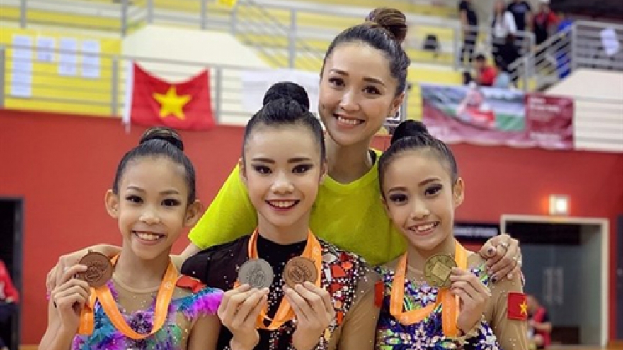 Rhythmic gymnasts win two golds at Singapore Open