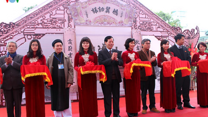 
        Calligraphy Festival opens at Temple of Literature
                              
