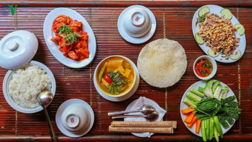 Hue delicacies tempting to every palate