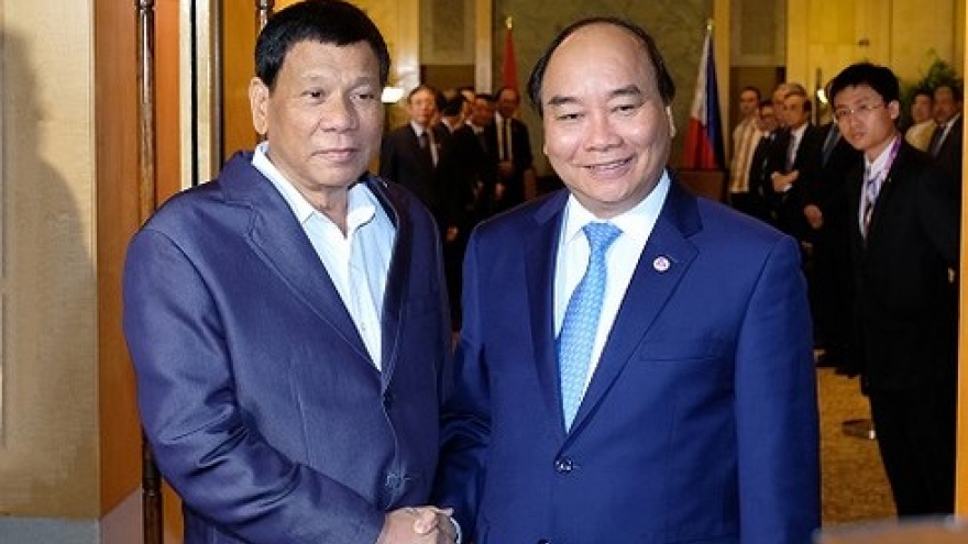 PM Phuc meets Philippine President on ASEAN Summit sidelines