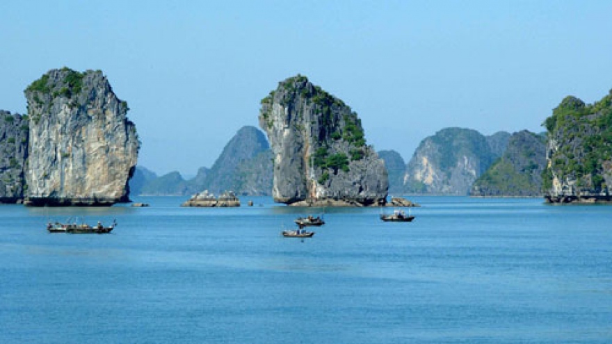 Marvelling at the limestone karsts of Ha Long Bay