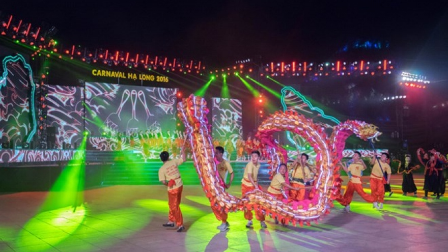 Ha Long Carnival attracts crowds