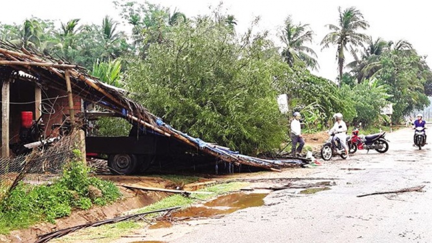 Central Vietnam gets heavy hailstorms amid crushing drought