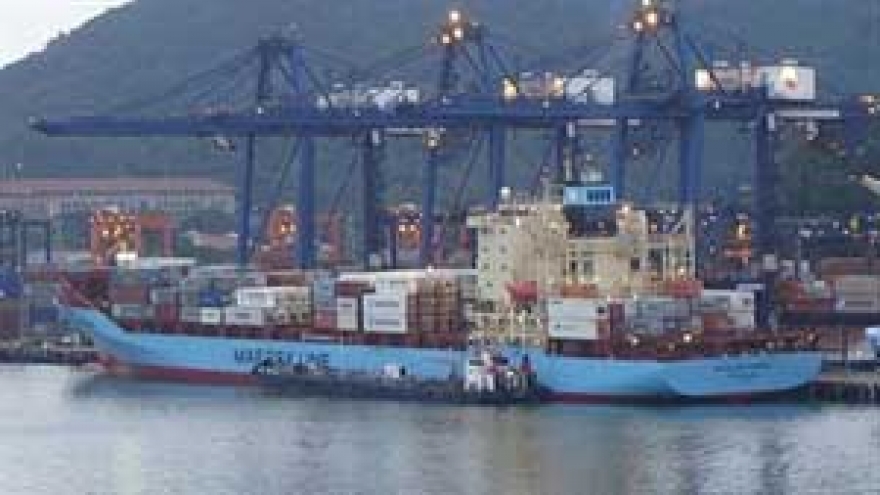 Huge ship enters Haiphong Port