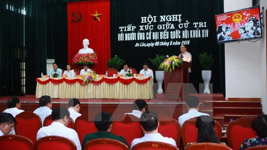 PM talks with voters in Hai Phong