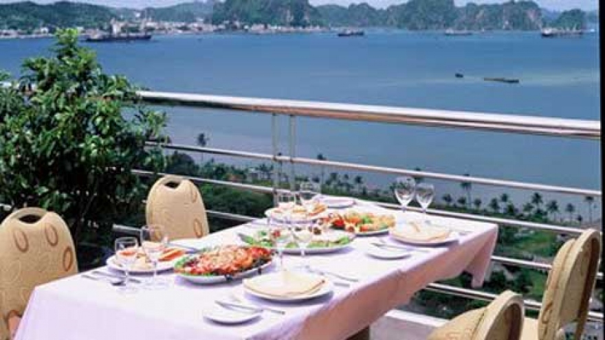 A prime hotel to view Halong Bay