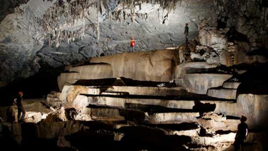 Exploring Fairy Cave in Quang Binh province