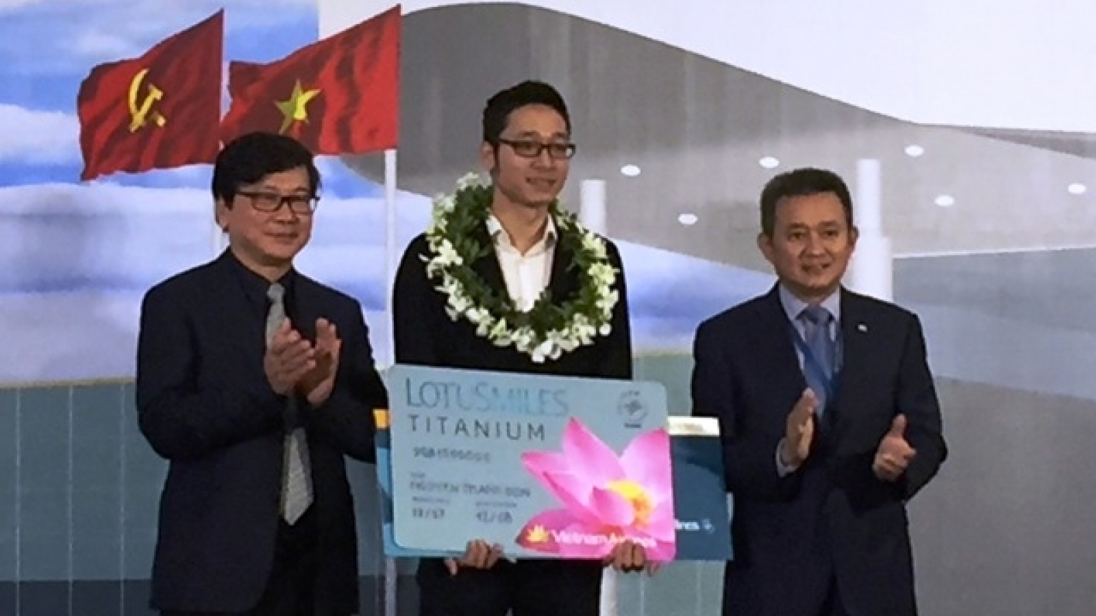 Vietnam Airlines welcomes 94 millionth passenger