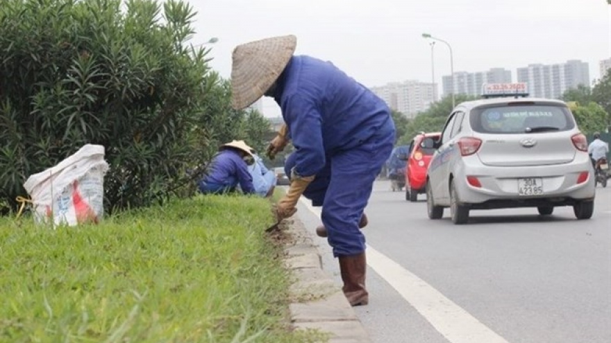 Hanoi to cut 6,000 gardening jobs
