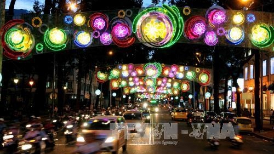Hanoi rings in New Year with exhilaration