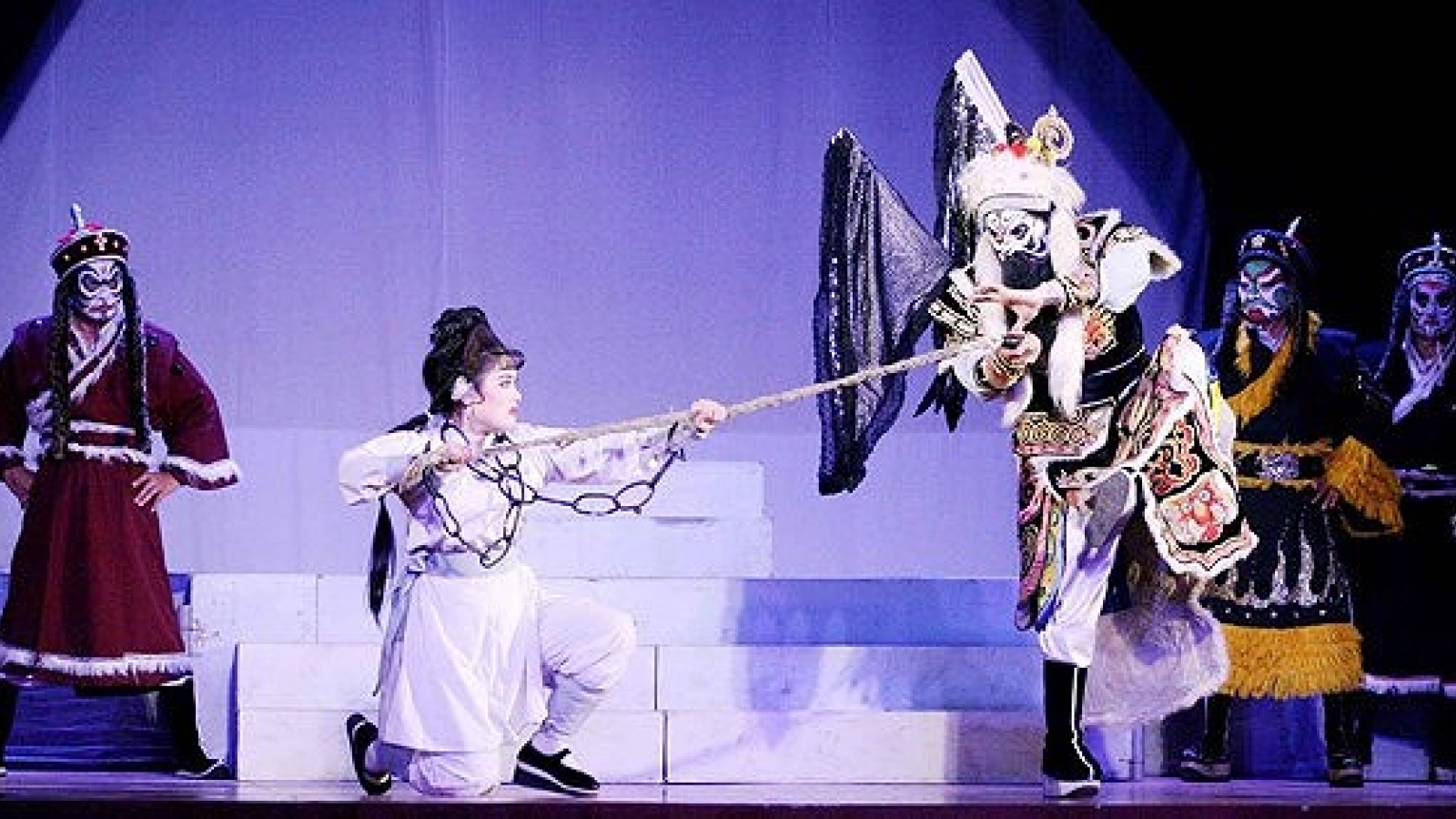HCM City launches shows of Hat Boi for tourists