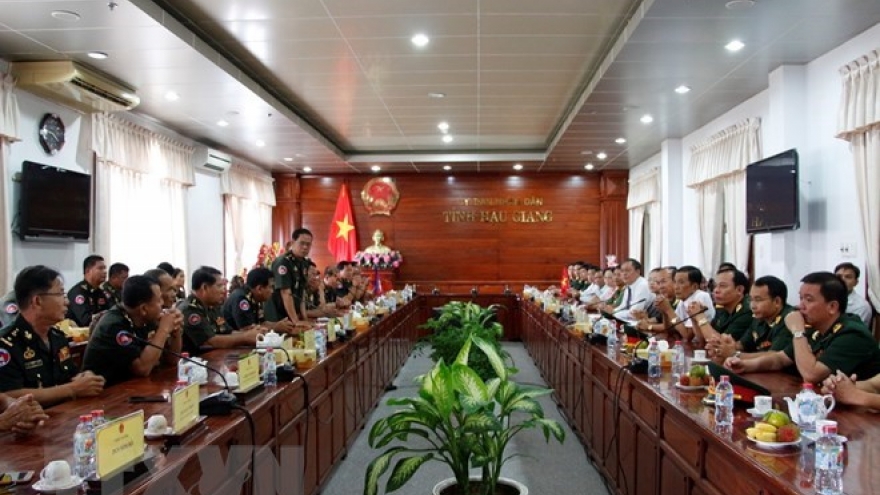 Cambodian general pays Tet visit to Hau Giang