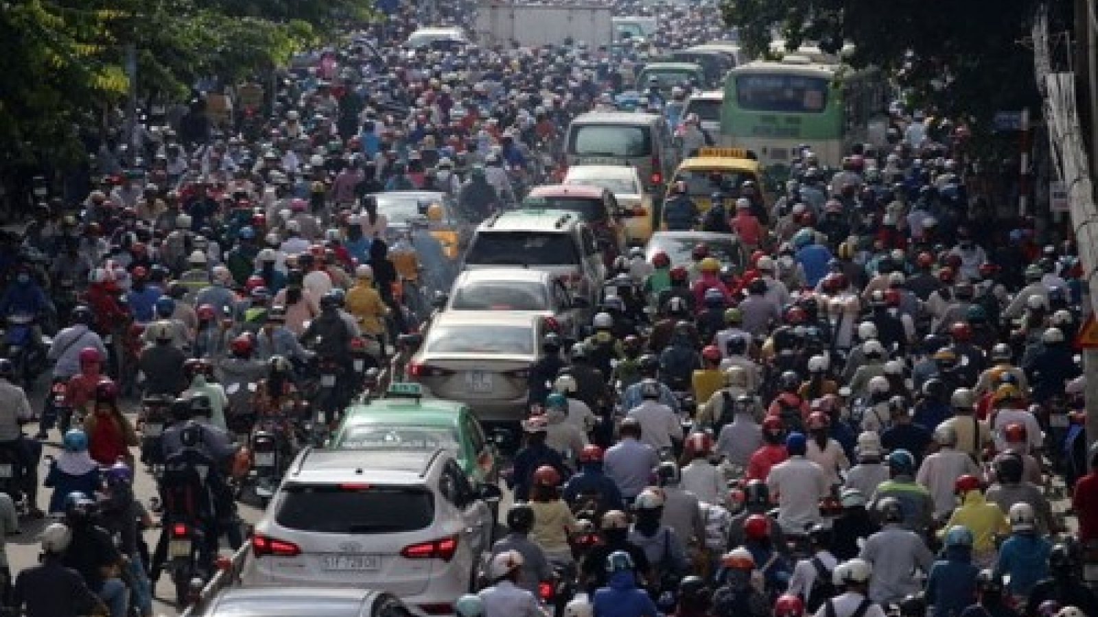 HCM City aims to halve traffic congestion spots by year-end