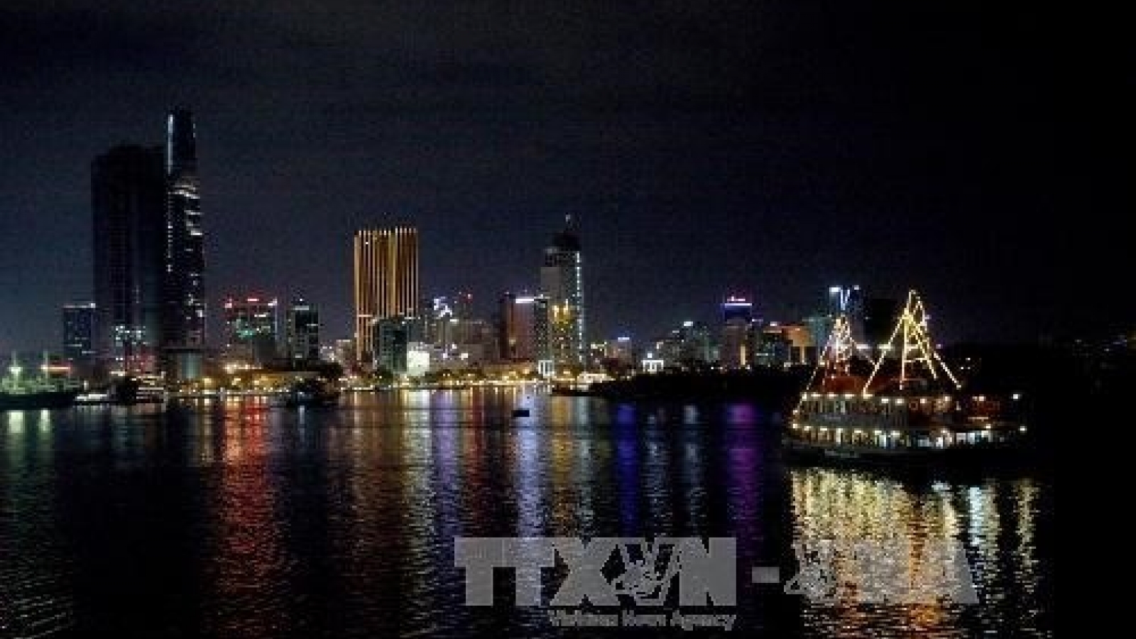 HCM City opens 11 new waterway piers