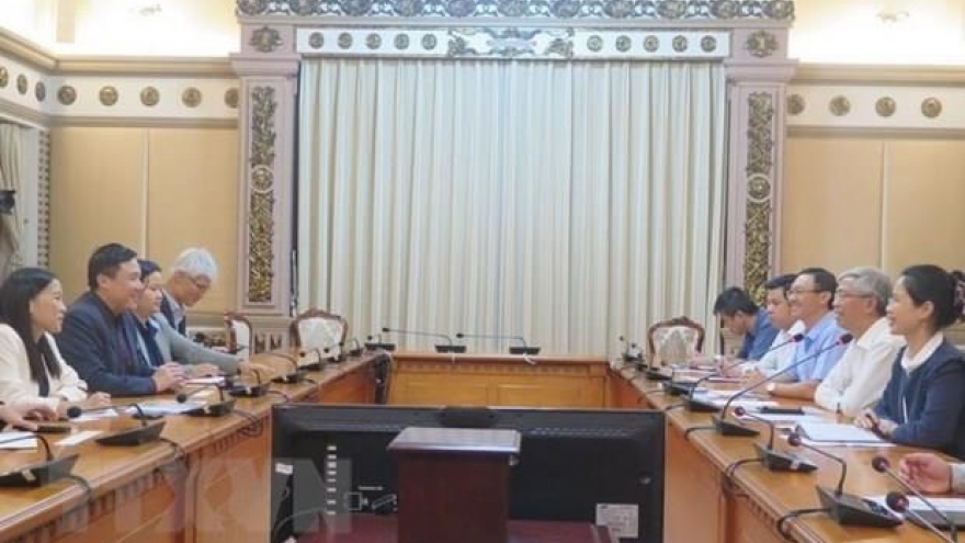 HCM City calls for Singaporean investment in infrastructure, environment