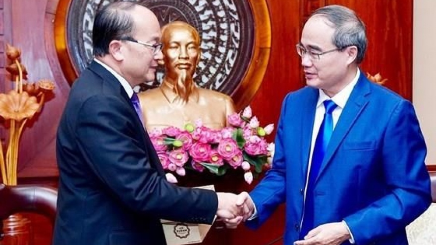 HCM City delegation begin visits to Singapore, Indonesia