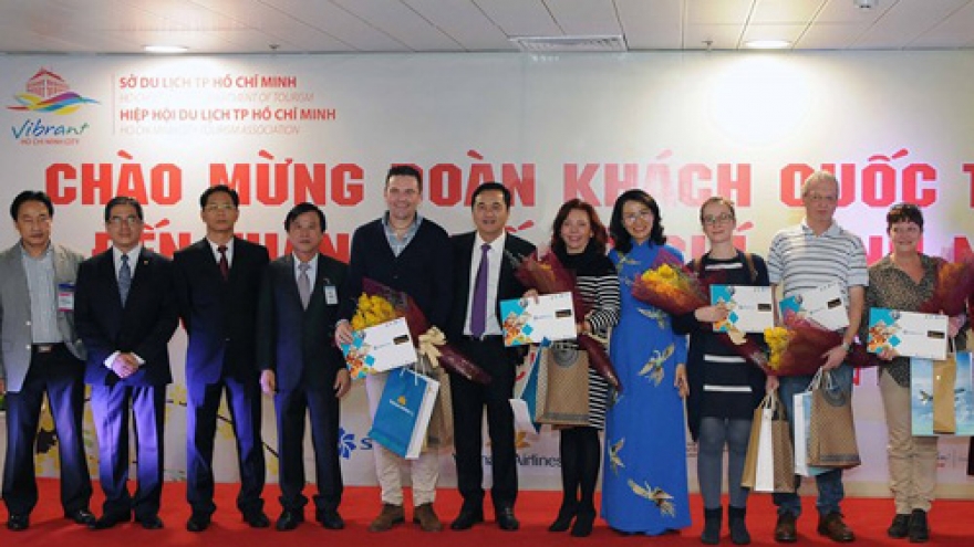 HCM City welcomes first foreign visitors of 2017