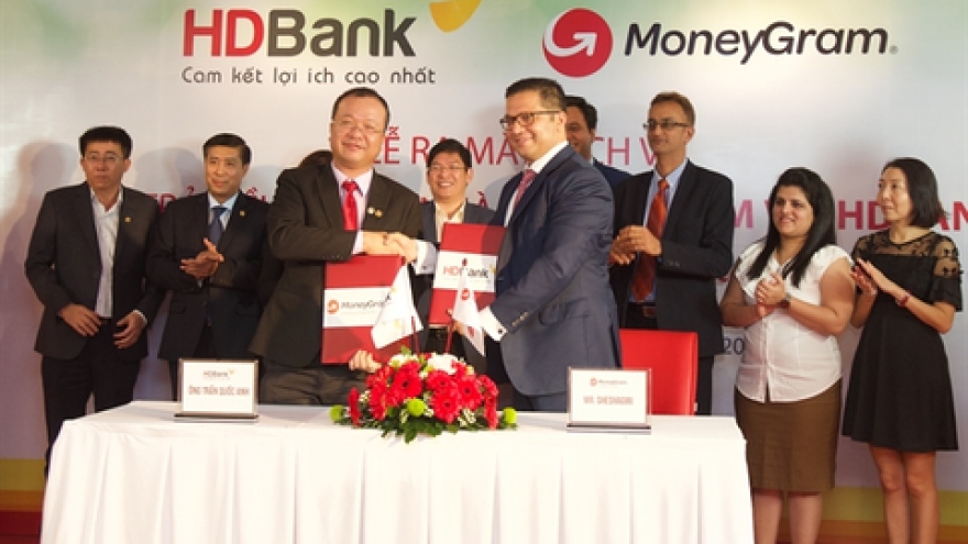 HDBank, MoneyGram sign deal for home remittance service