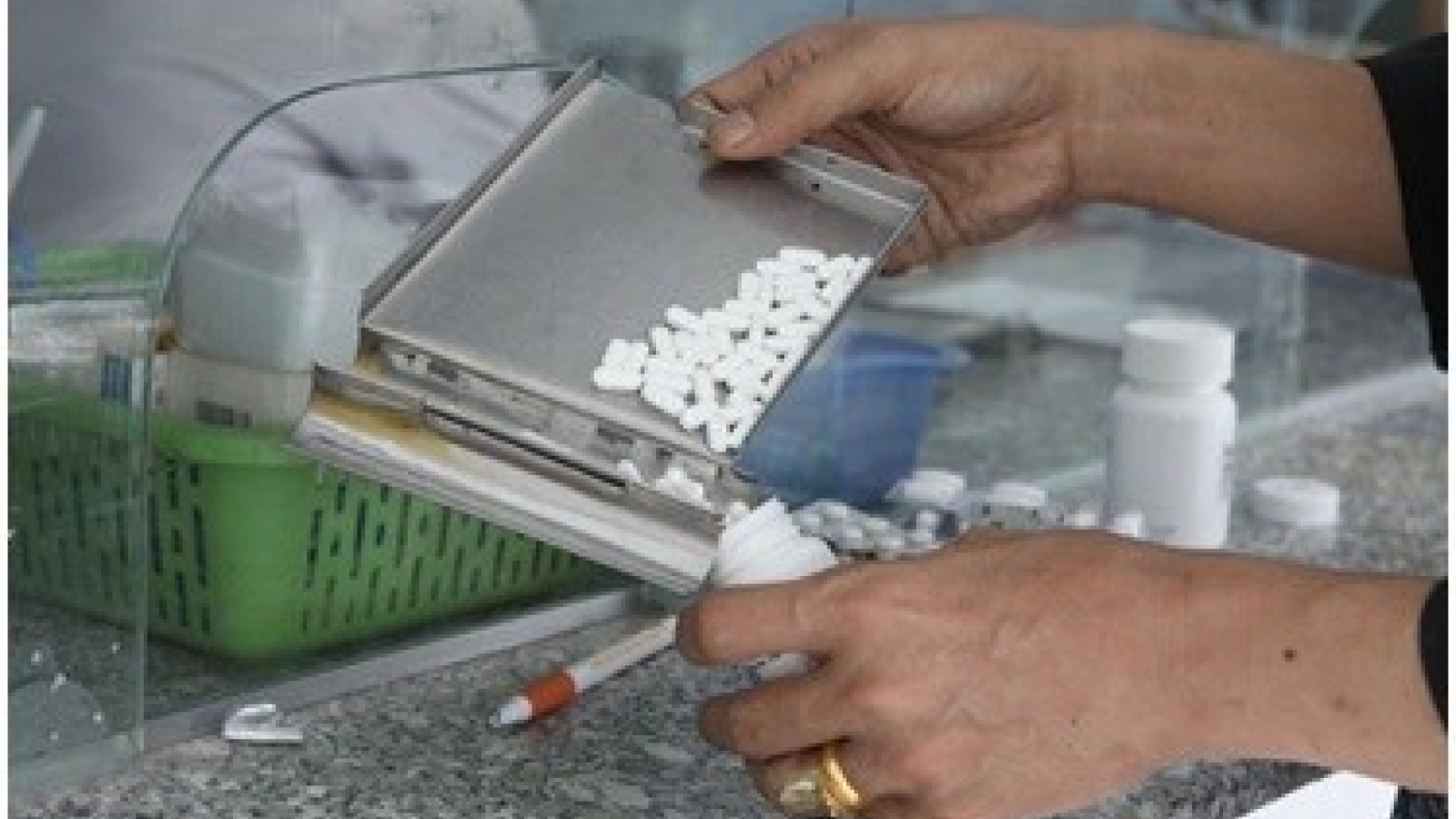 Hanoi gives health insurance support to HIV carriers