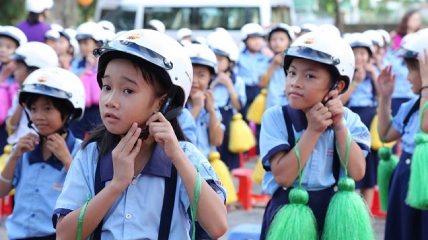 Grade-1 pupils to be presented helmets