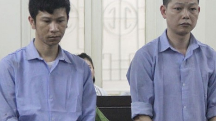 Two Vietnamese sentenced to death for heroin smuggling