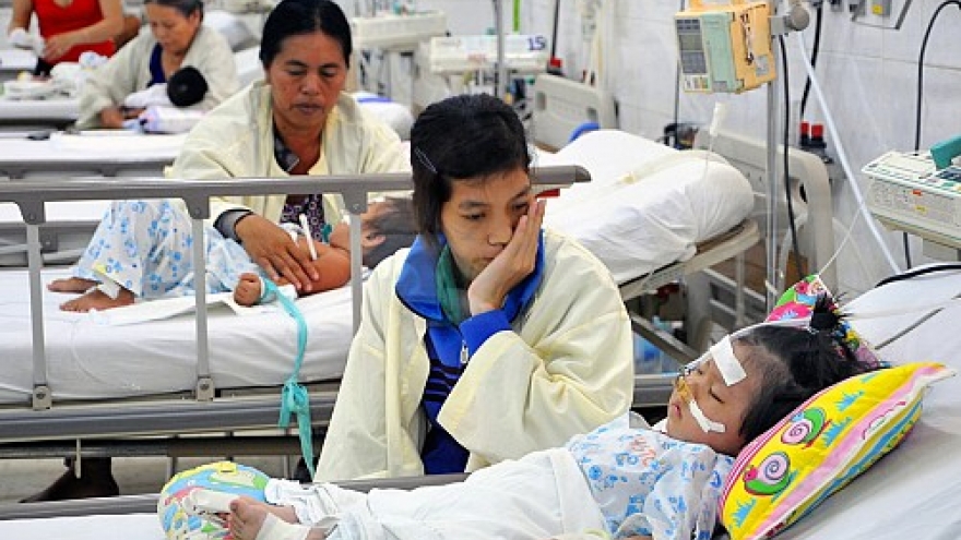 Widespread pneumonia sends children to hospitals in southern Vietnam