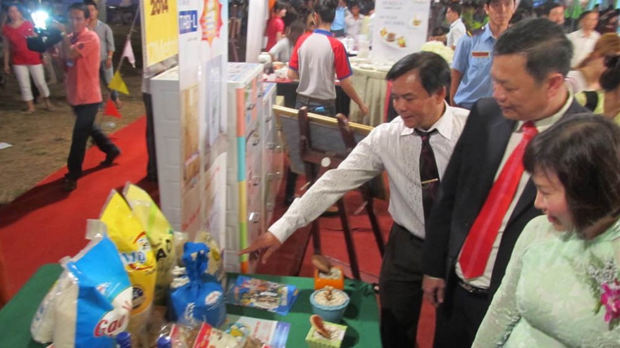 Vietnam seminar talks supply chains