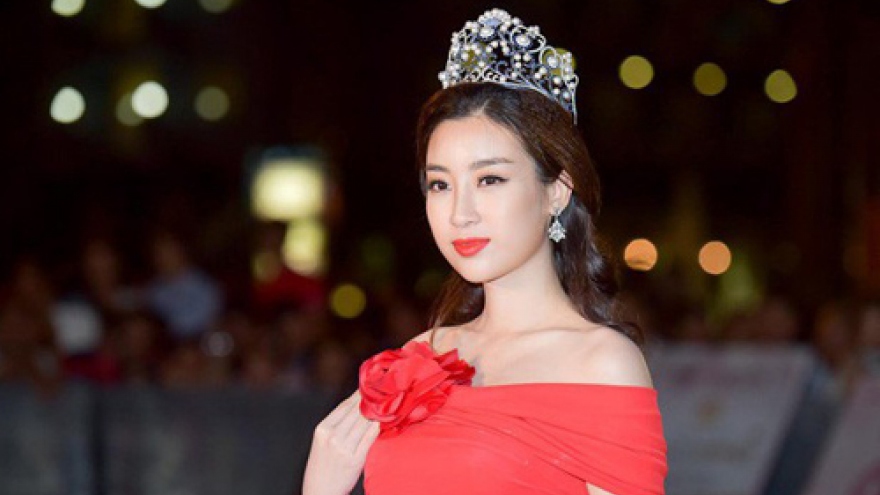 
        My Linh ravishes in red at Miss Vietnam northern final night
                          
                      