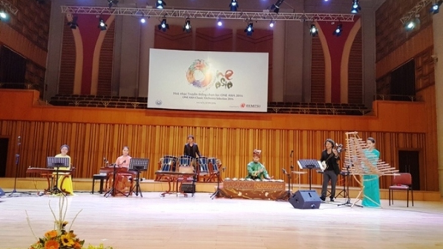 Hanoi concert breathes new life into Asian folk music