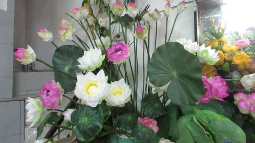 Artisan Mai Hanh – Hanoi's Queen of silk flowers