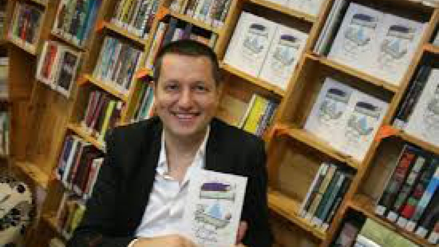 New bilingual book features Vietnam’s treasures