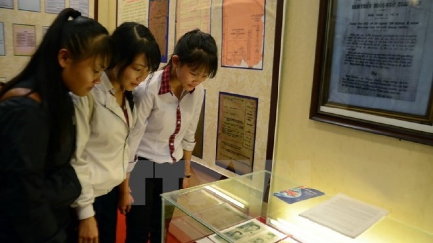 
        Hanoi hosts exhibition on Hoang Sa, Truong Sa
                              