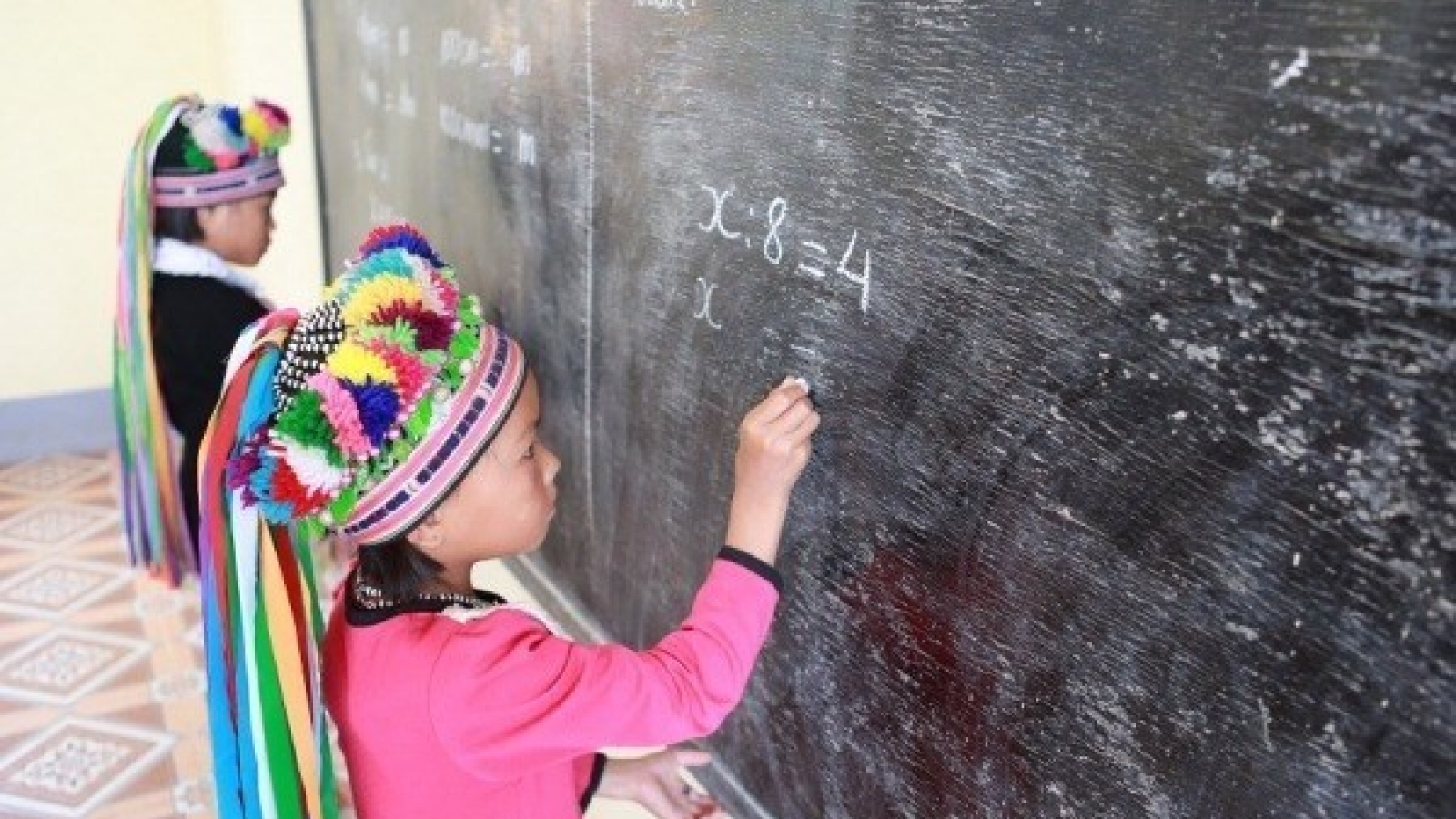 UNICEF vows to help Vietnam with child protection