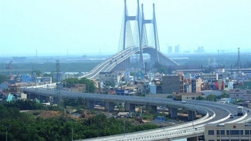 Gov’t offers HCM City financial incentives to develop infrastructure
