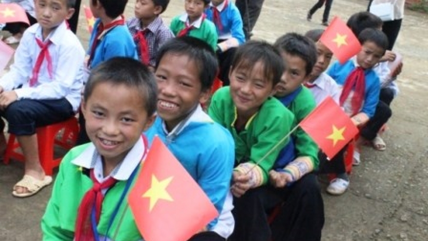 Thanh Hoa brings rice to over 19,000 needy students