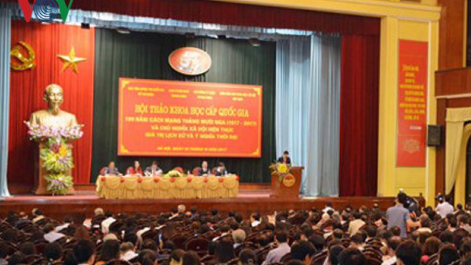 Workshop highlights historical value of Russia’s October Revolution