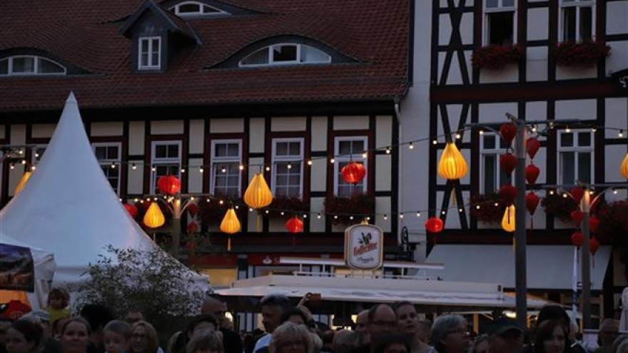Hoi An ancient city hosts second latern night festival in Germany